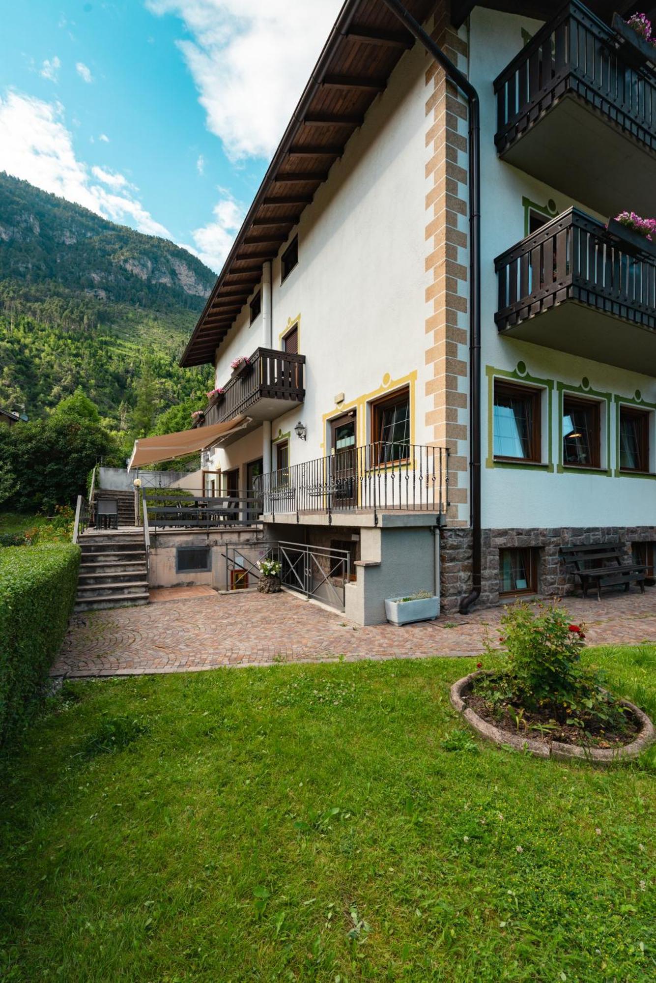 Hotel Montanara Ziano di Fiemme Esterno foto