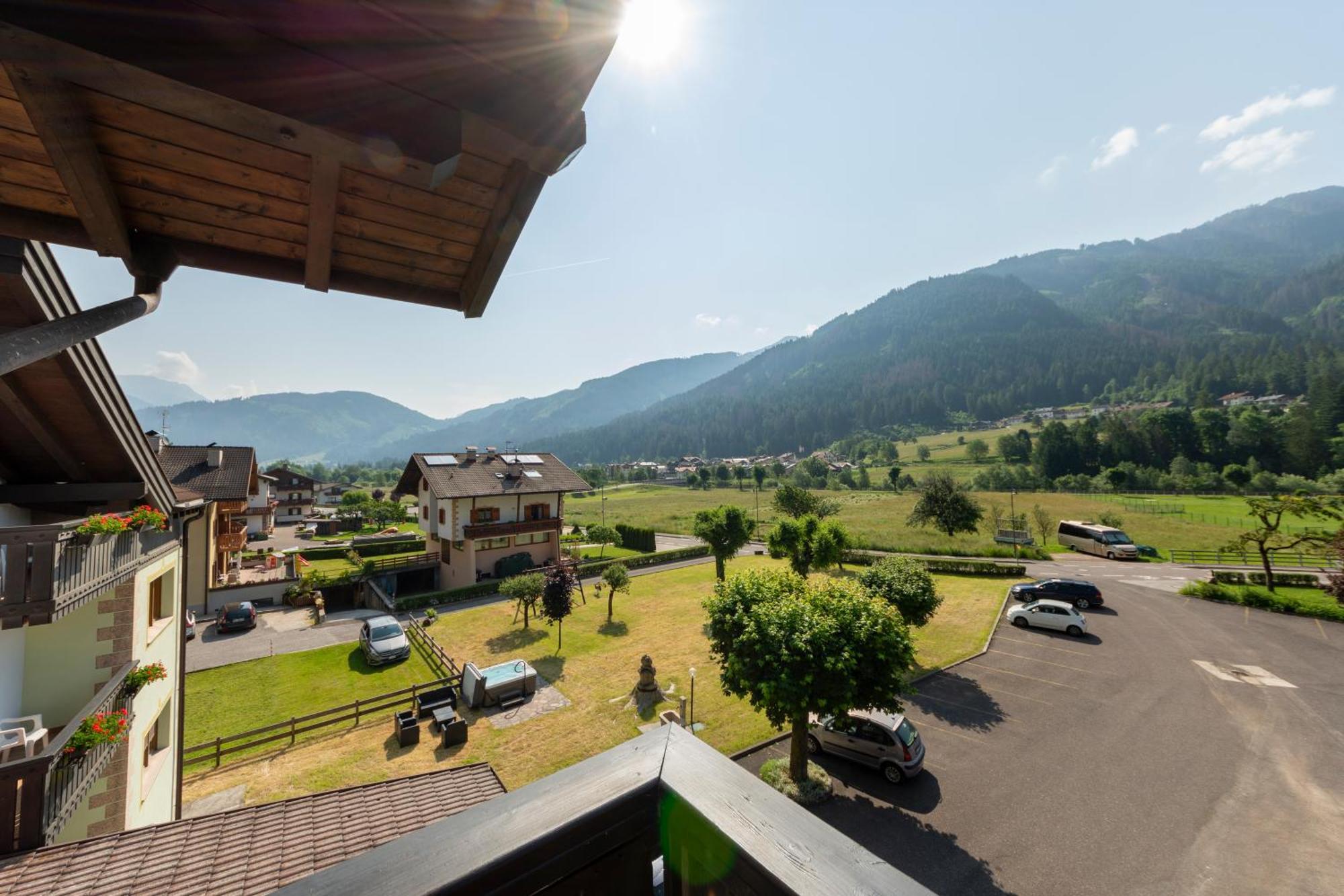 Hotel Montanara Ziano di Fiemme Esterno foto